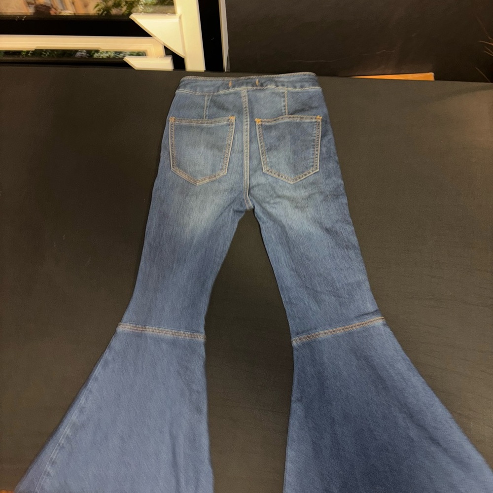 Free People Just Float On Flare Jeans - Picture 4 of 5